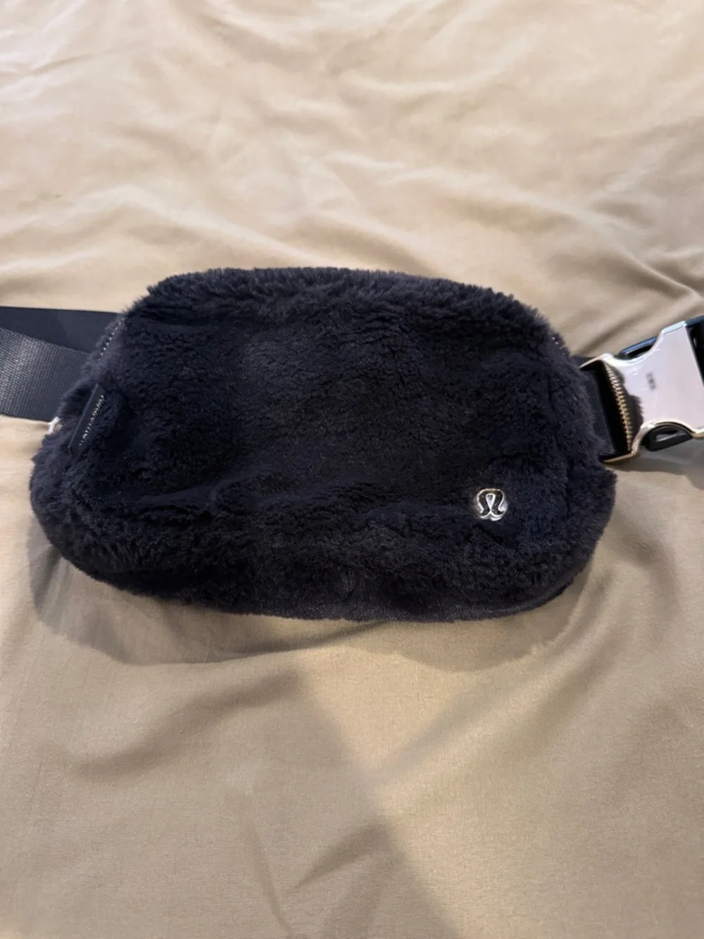 lululemon athletica Black Fleece Belt Bag